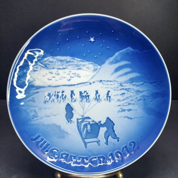 Royal Copenhagen Christmas In Greenland Collectors Plate - Jule After 1972 - Picture 1 of 5
